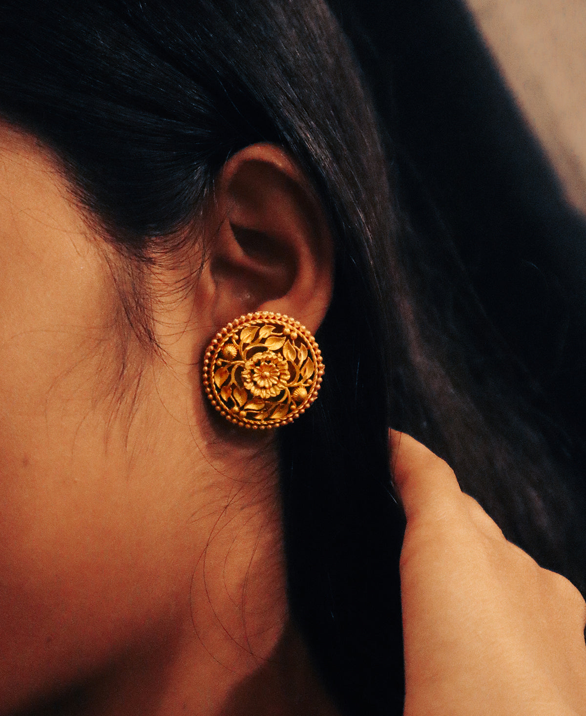 Pushpo Golok Kaan Passa